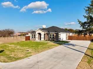 2202 Lakeshore Ln, Red Oak, TX 75154