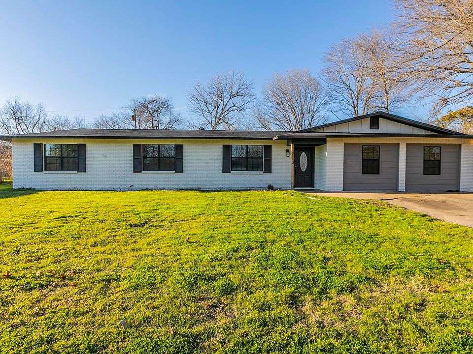 1st image of 713 W Denison Dr #713