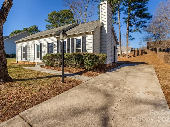 2334 Snow Creek Ln, Charlotte, NC 28273