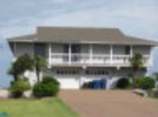 107 Ocean Dr, Rockport, TX 78382