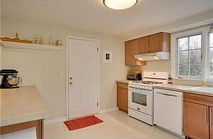 5th image of 55 Kingsbrook Ct