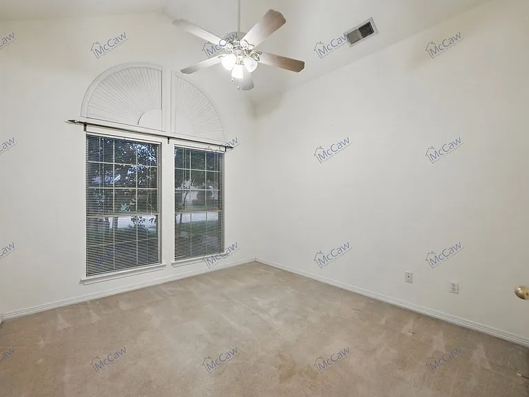 211 Sendero Dr — Photo 7
