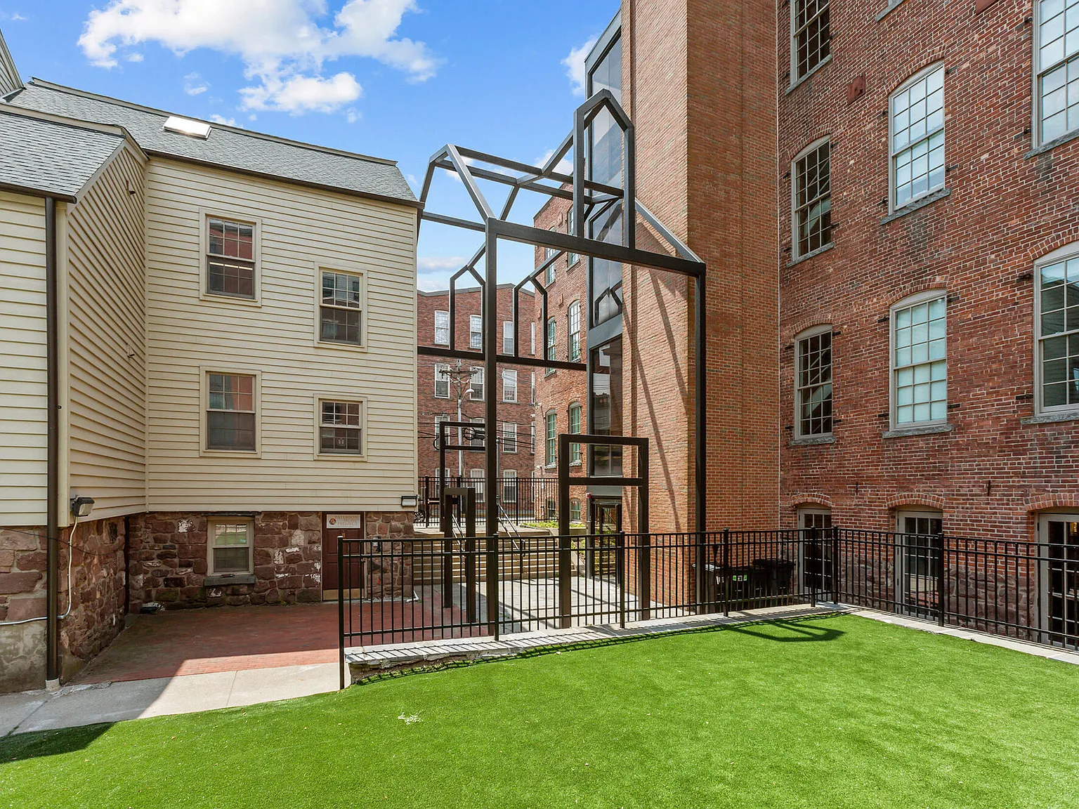 Mill Street Square — Photo 2