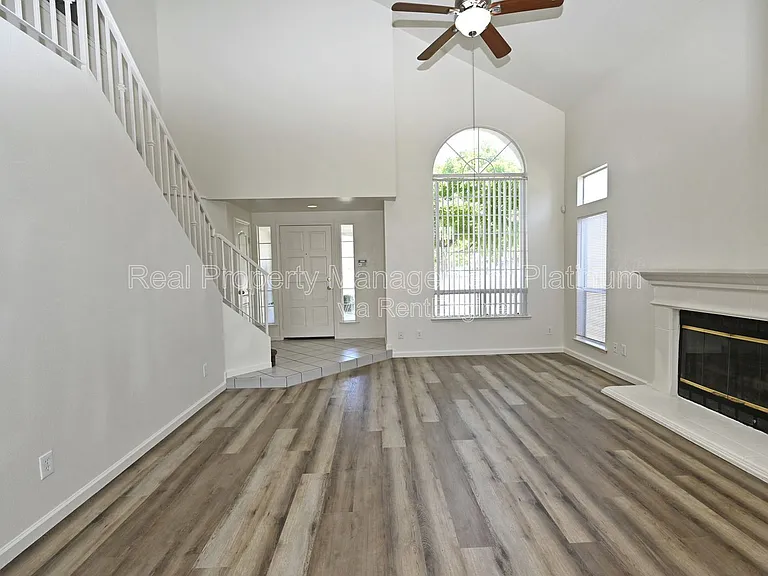 2233 E Christopher Dr — Photo 19