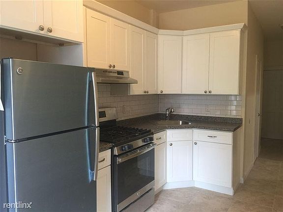 4th image of 6656 Myrtle Ave #2