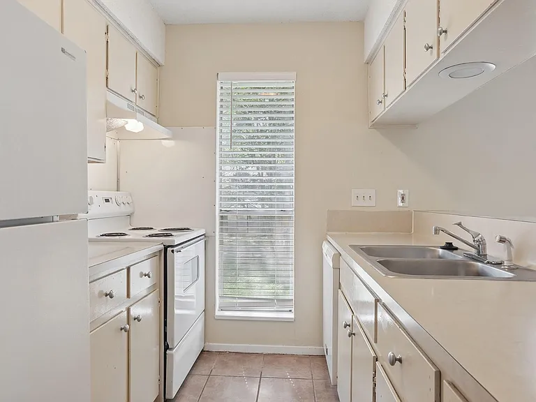 3114 Plantation Rd #A — Photo 7