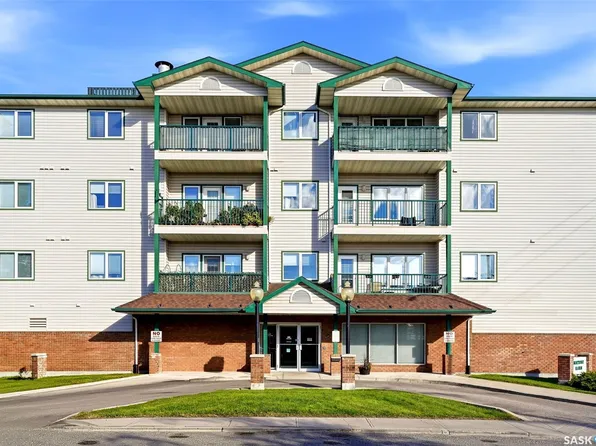 205 McIntyre Street N #402, Regina, SK S4R 3B7