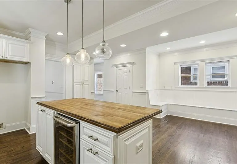 546 Highland Ave NE — Photo 17