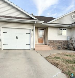 2005 S Leah Cir, Sioux Falls, SD, 57106