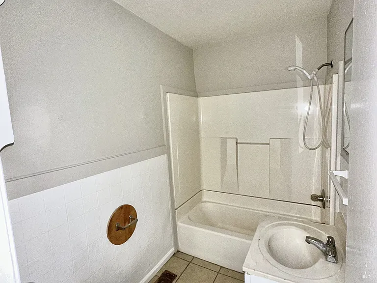 1312 Gulfport St — Photo 3