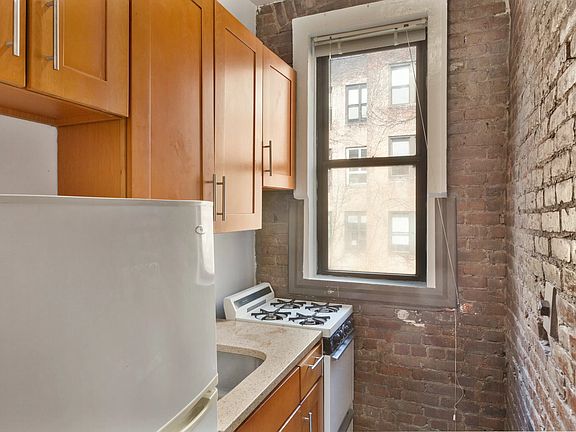 2nd image of 531 E 87th St APT 3-C