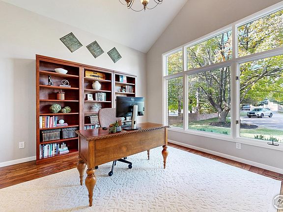 5th image of 1101 Oak Leaf Ct