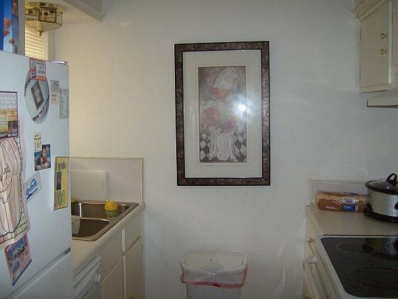 3rd image of 3608 Martinique Ave APT B