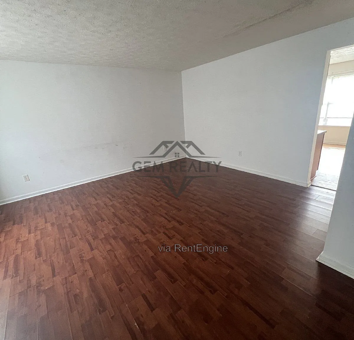 3 bed, 2.0 bath, 1247 sqft, $1,895 — Photo 2