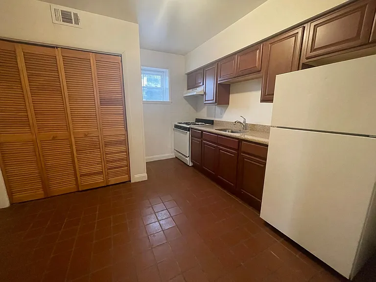 1248 N Broad St #4 — Photo 3