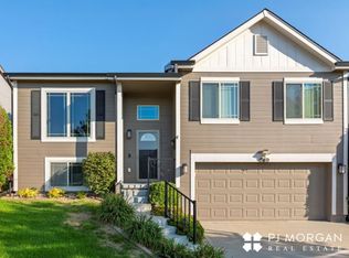 14602 Gilder Ave, Bennington, NE 68007