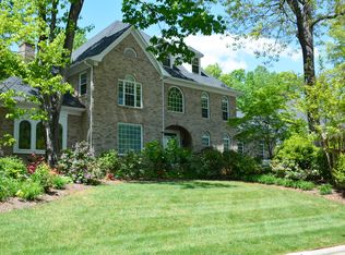 11 Elm Ridge Ln, Greensboro, NC 27408