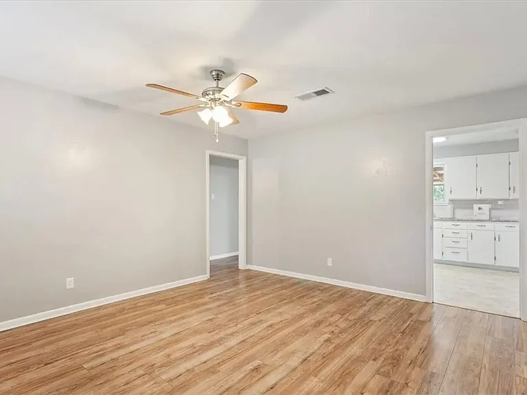 316 Cranbrook Dr — Photo 7