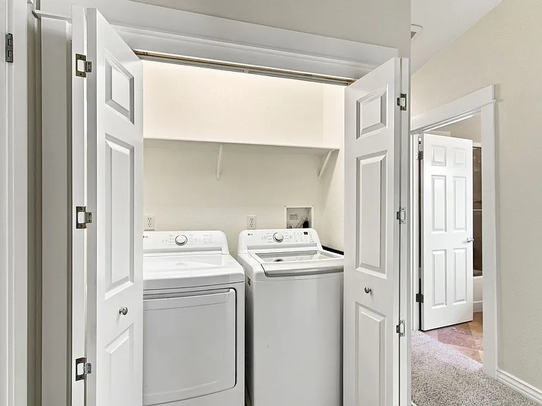 136 Creekside Village Dr — Photo 13