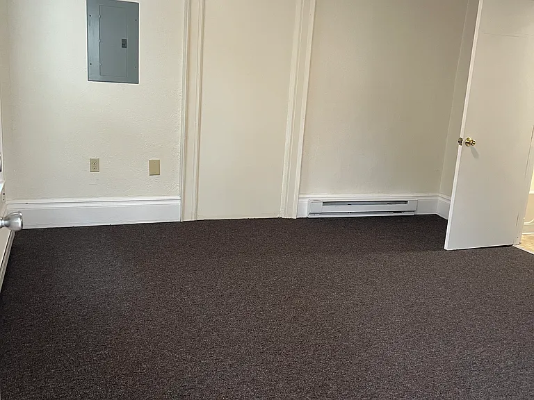 422 Walnut St #1 — Photo 3