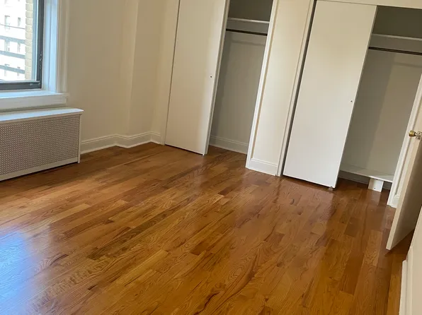 808 West End Avenue image 1 of 5