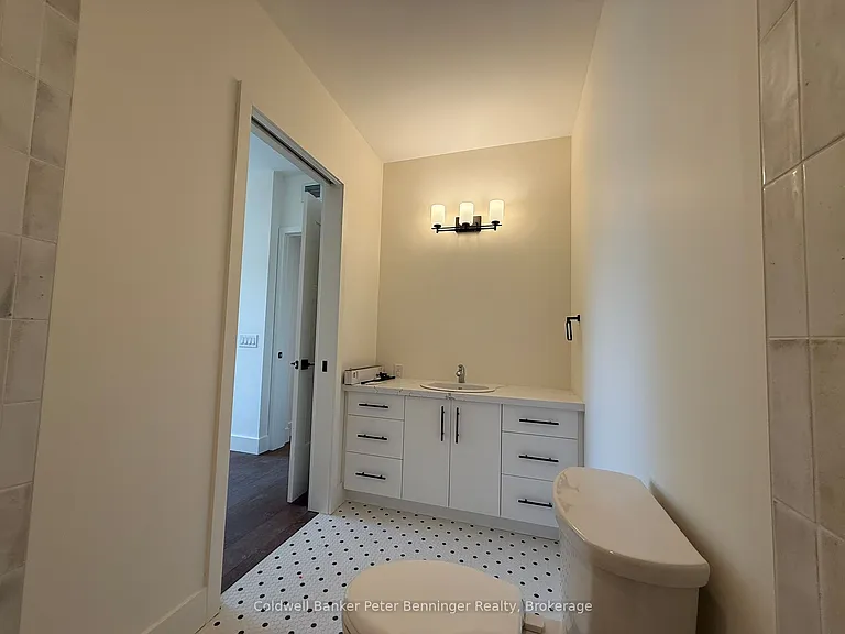 604 Queen St S #405 — Photo 13