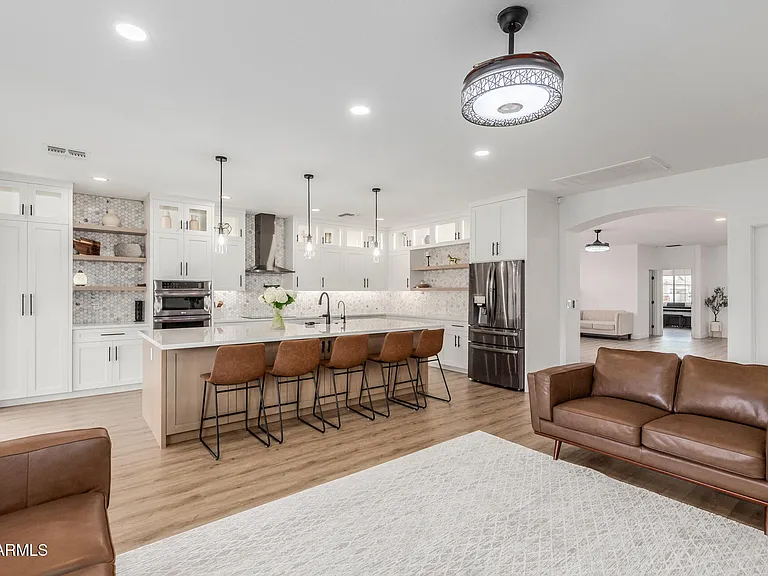 6404 W Black Hill Rd — Photo 9