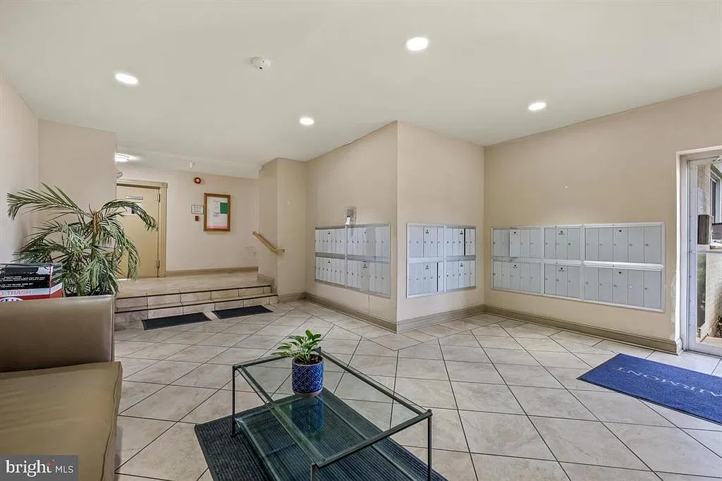 2 bed, 984 sqft, $1,795 — Photo 4