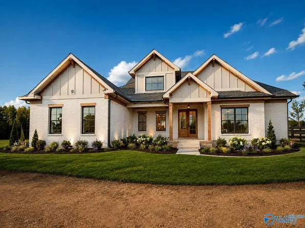 22018 Spyglass Ln, Athens, AL 35613