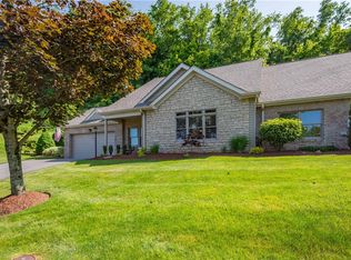 9020 Sundance Dr, Bridgeville, PA 15017