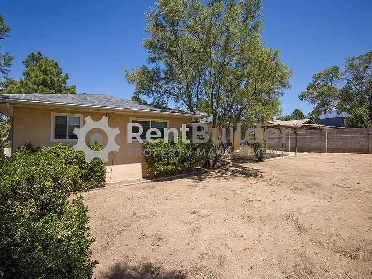 6504 Loftus Ave NE — Photo 19