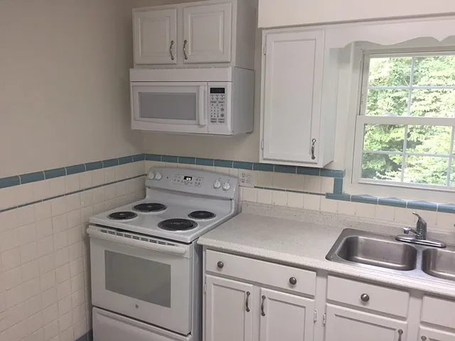 54 Woodlawn Ave #2 — Photo 3