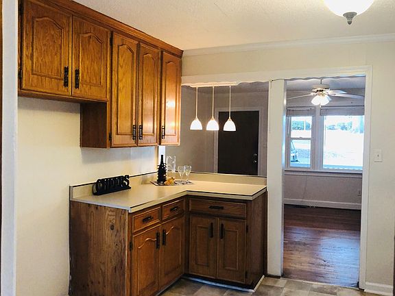 3rd image of 150 Pinehaven Dr