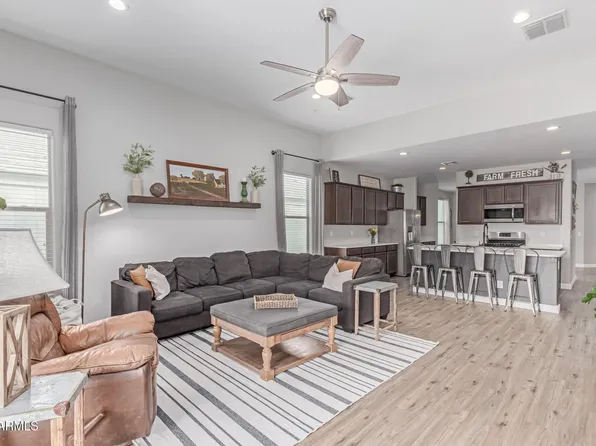 681 W BELMONT RED Trail, San Tan Valley, AZ 85143