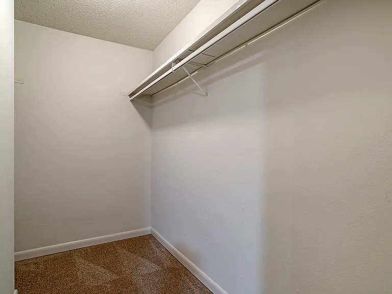Lakeshore Landing Apartments — Photo 25