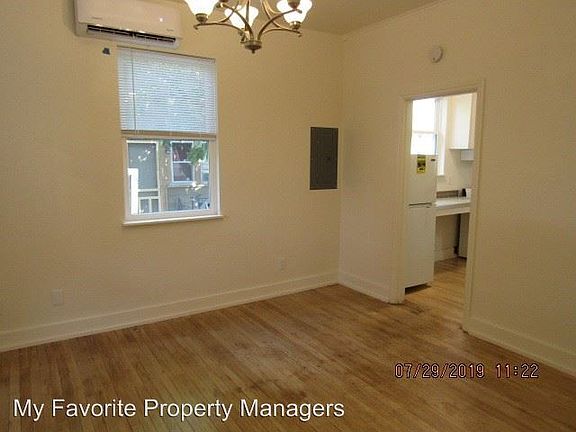 3rd image of 236 N Oakdale Ave APT 4