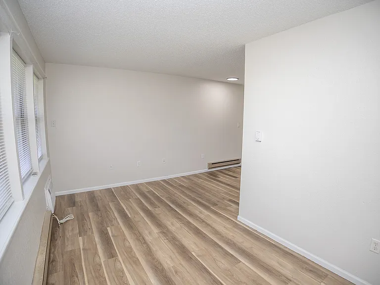 4819 Marion St — Photo 5