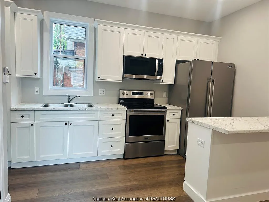 2 bed, $1,700 — Photo 3
