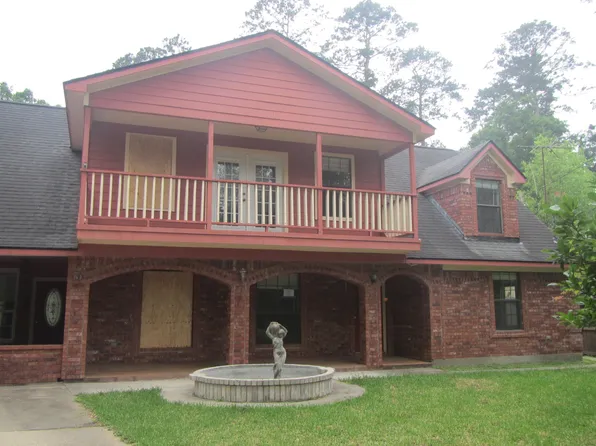 5934 Deerwood Dr, Conroe, TX 77306
