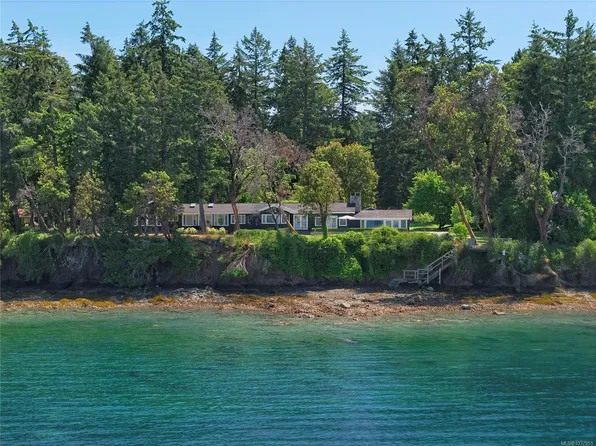 123 Swan Point Rd, Salt Spring Island, BC V8K 2X5