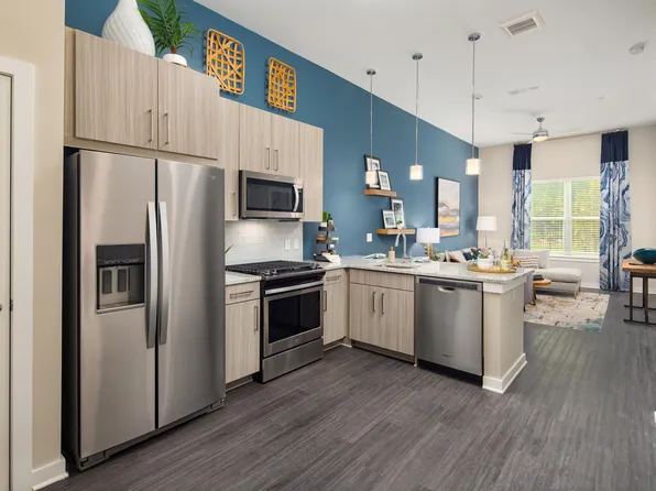 The Edison Sugarloaf Apartments