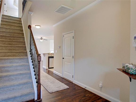 4th image of 481 Old Colonial Way