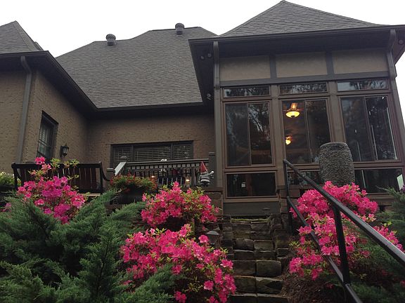 2nd image of 124 Glengerry Dr