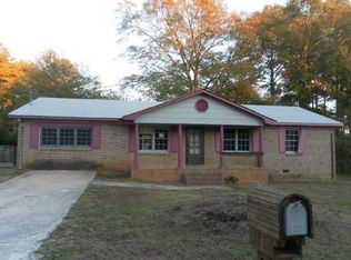 777 Hillcrest Dr, Jackson, GA 30233