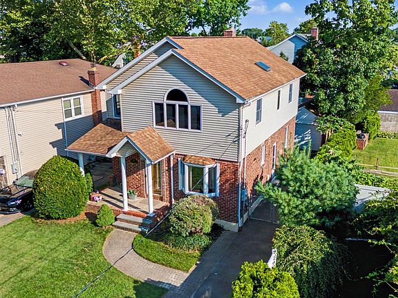 3rd image of 1602 Imperial Avenue