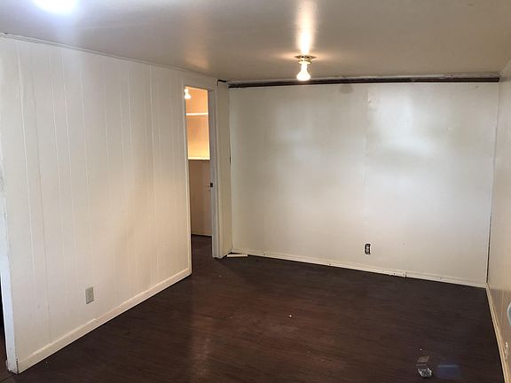 2nd image of 407 Westminster Ave #2
