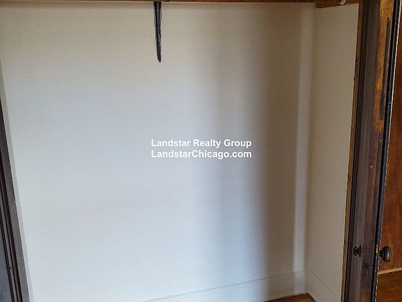 5th image of 948 W Cuyler Ave APT 310
