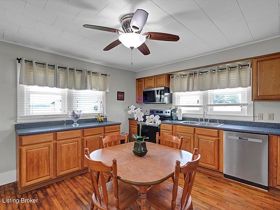 5th image of 428 Bethlehem Rd