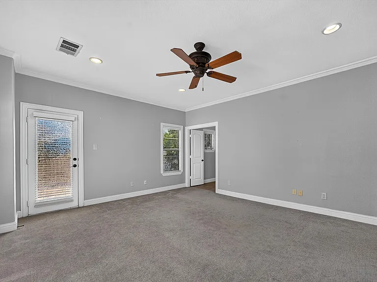 6220 Oram St #B — Photo 10