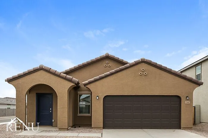 3 bed, 2.0 bath, 1402 sqft, $1,625 — Photo 1